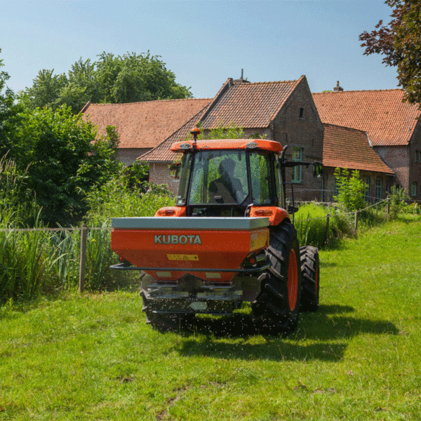 kubota-dsc-spreaders-dsc700-dsc900-dsc1400agriculture-implements-new-sales-northern-ireland-da-forgie-spreaders-dsc-700-900-1400-